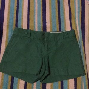 Banana Republic Ryan Fit green shorts